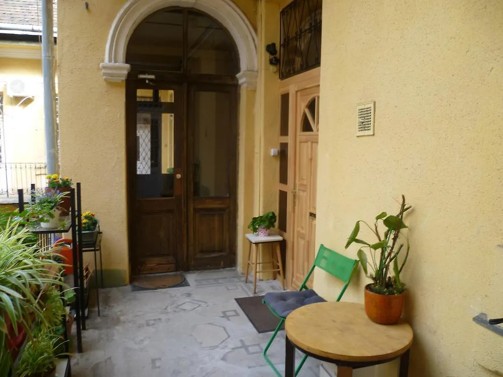 Eoetvoes Rooms